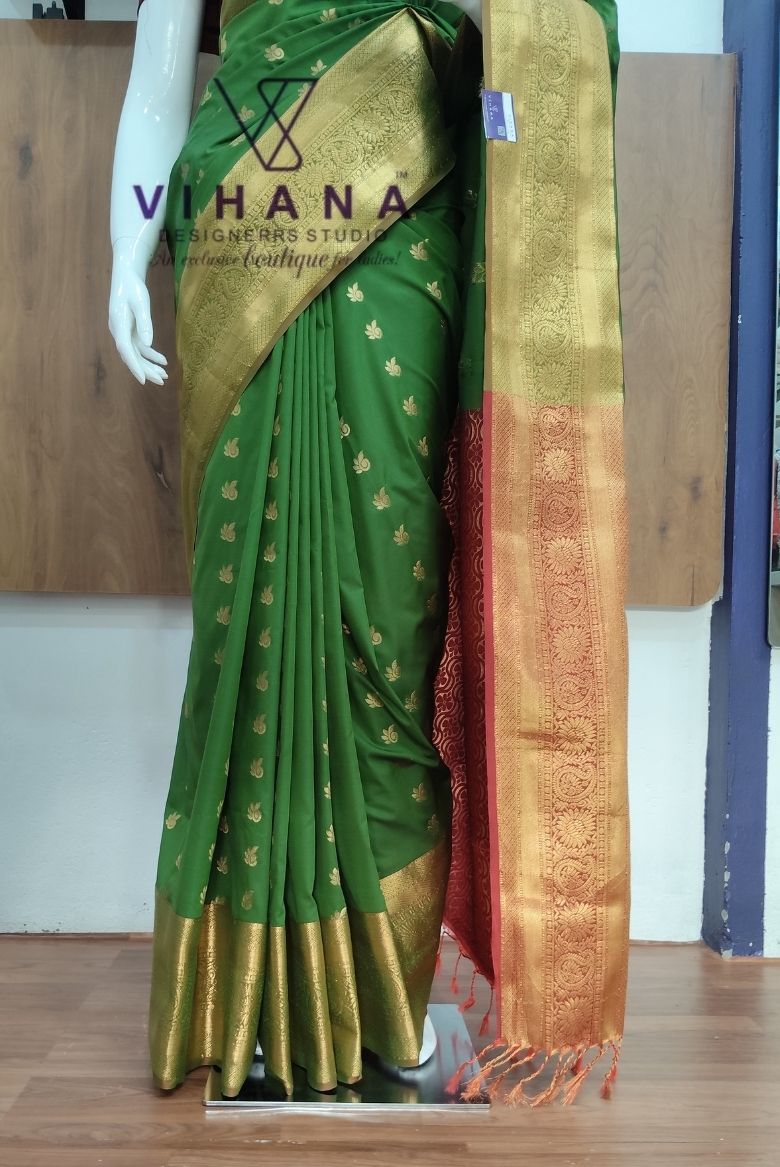 Green Kanjivaram Silk Saree - Image 4