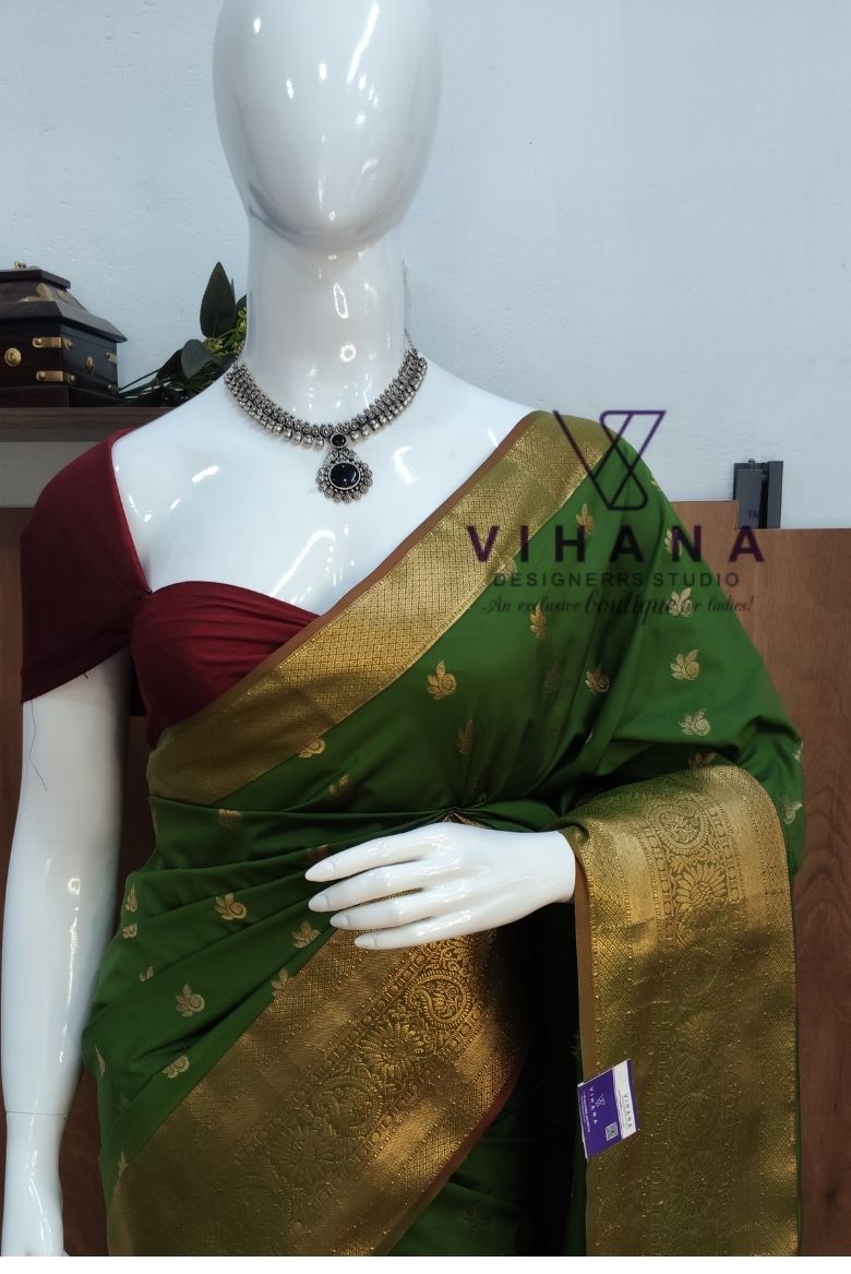Green Kanjivaram Silk Saree - Image 3