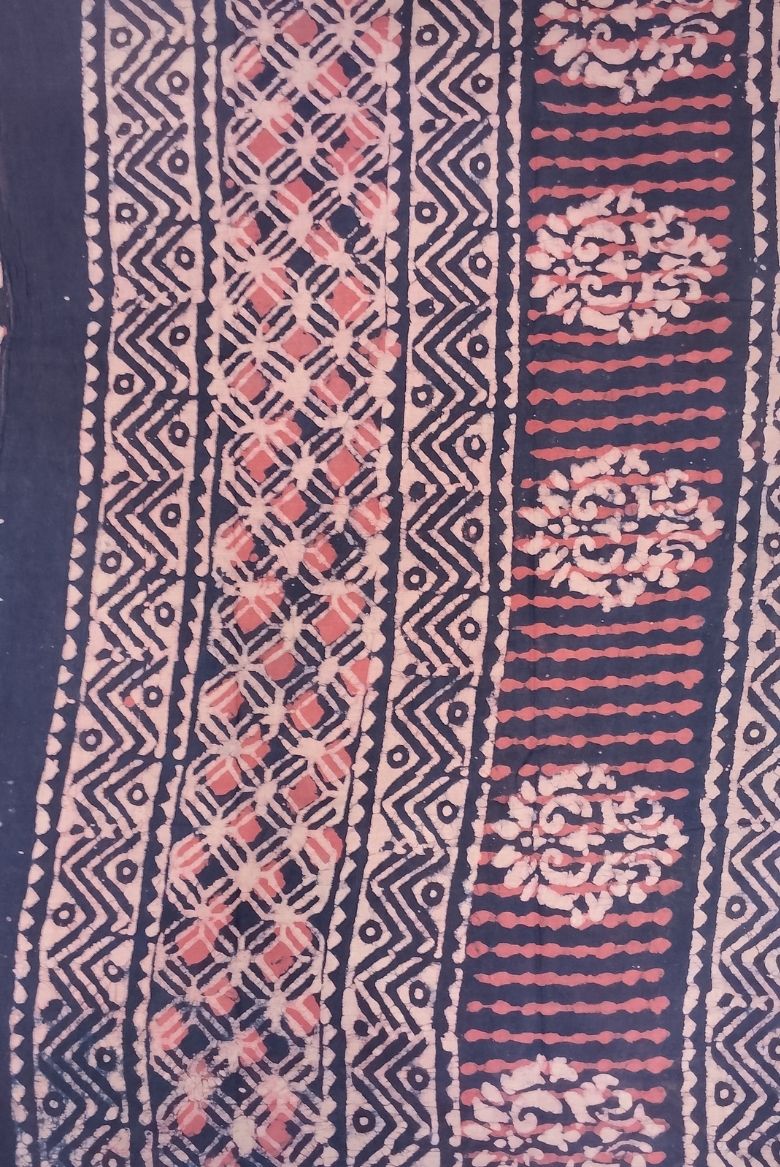 Beautifully Handcrafted elegance in soft Mul Mul Cotton Saree - Image 4