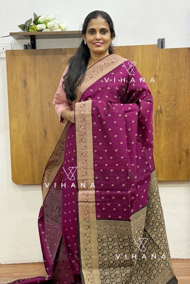 Premium Pure Handloom Cotton Saree Dark Magenta and Black Elegance