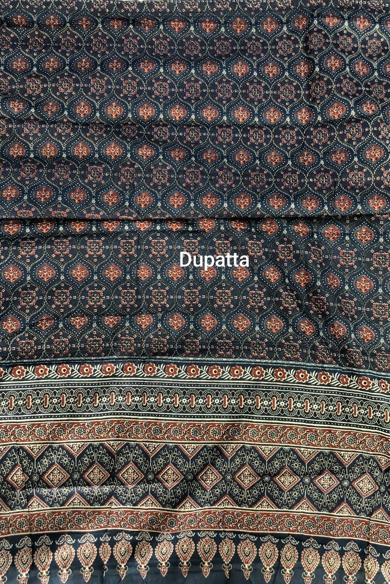 Foxy Maroon Screen Print Cotton Suit Material - Image 4