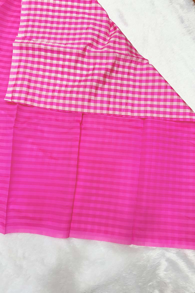 Pink and Silver checkered cotton silk Saree with blouse piece - Image 4