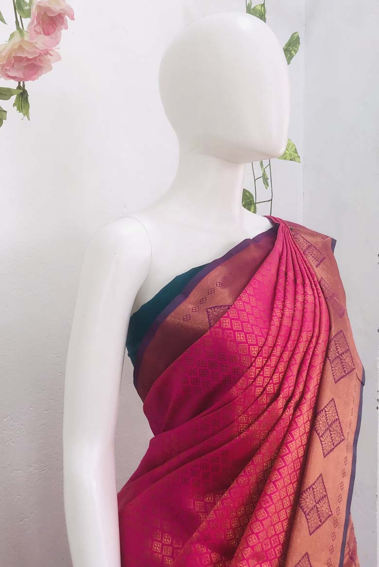 Elegant Pink Banarasi Silk Saree with Exquisite Golden Zari Work and Designer Border with contrast colored Pallu and Unstitched running blouse - Image 2