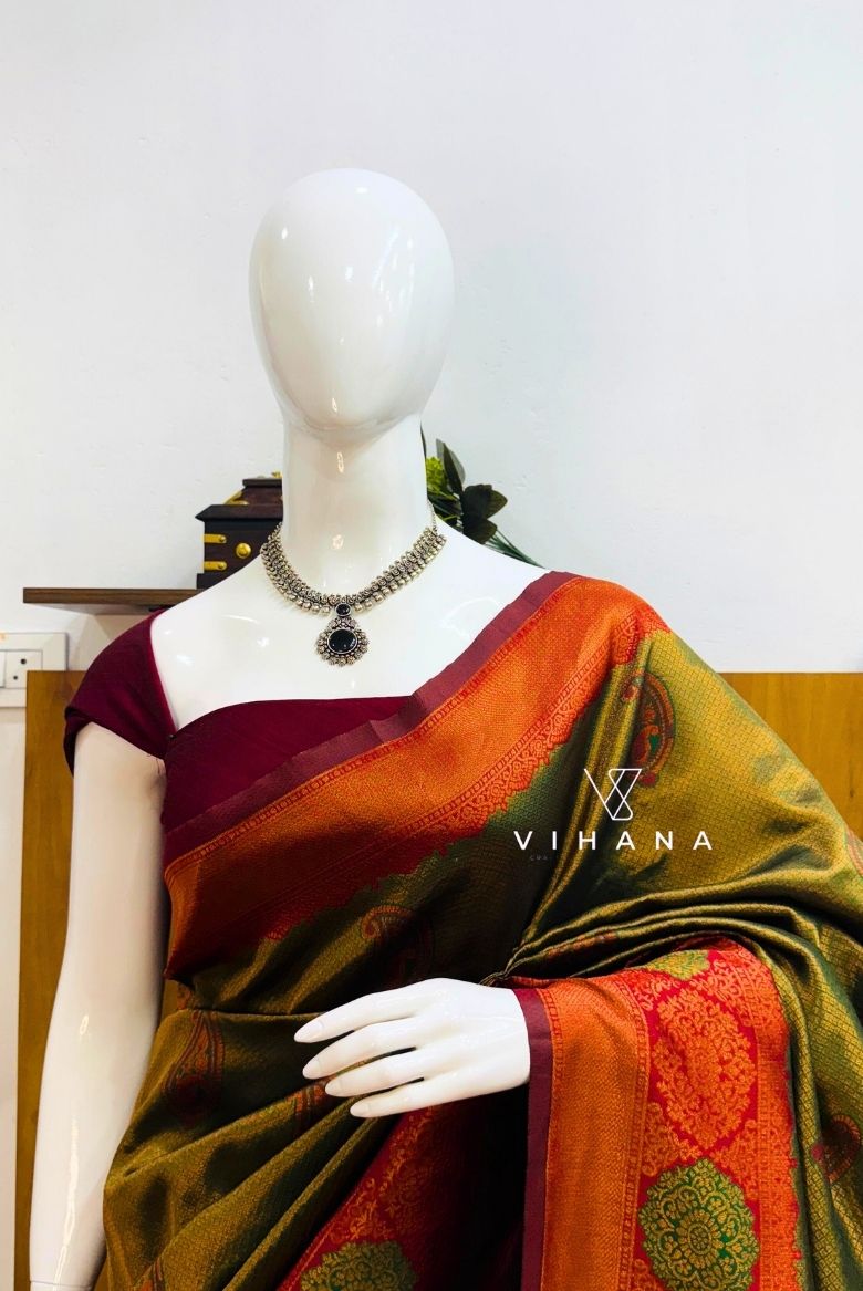 Dark Green Banarasi Saree with Maroon Border - Image 4